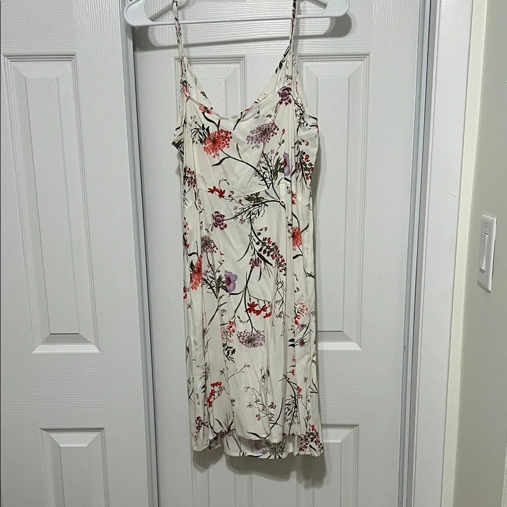 Vero Moda Floral Print Dress with Red and Purple Accents - Picture 3 of 4